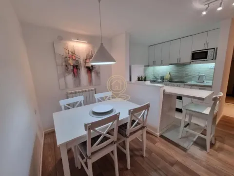 Rent, two bedroom apartment, 50m², Južni Bulevar, Vračar Sve Podlokacije - image 6