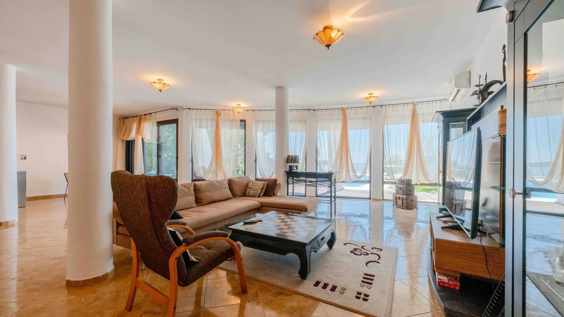 Sale, house, 416m², Utjeha, Bar