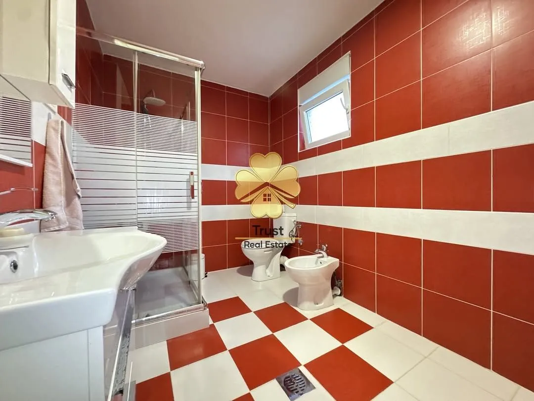 Izdavanje, kuća, 150m², Masline, Podgorica