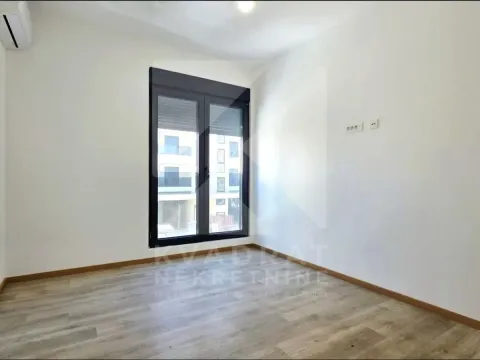 Rent, office space, 53m², City Kvart, Podgorica - image 3