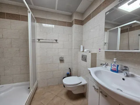 Sale, two bedroom apartment, 90m², Bečići, Budva - image 12