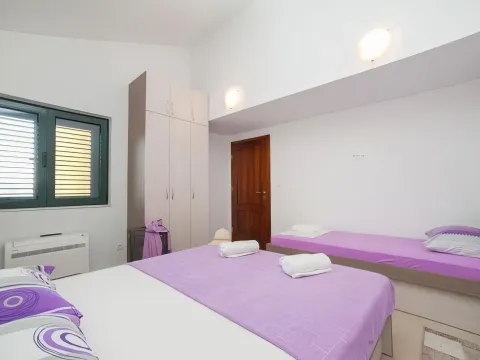 Izdavanje, dvosoban stan, 80m², Igalo, Herceg Novi - image 8