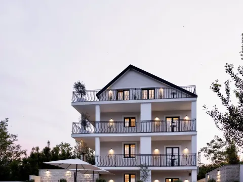 Sale, apartment, 424m², Tivat, Crna Gora - image 1