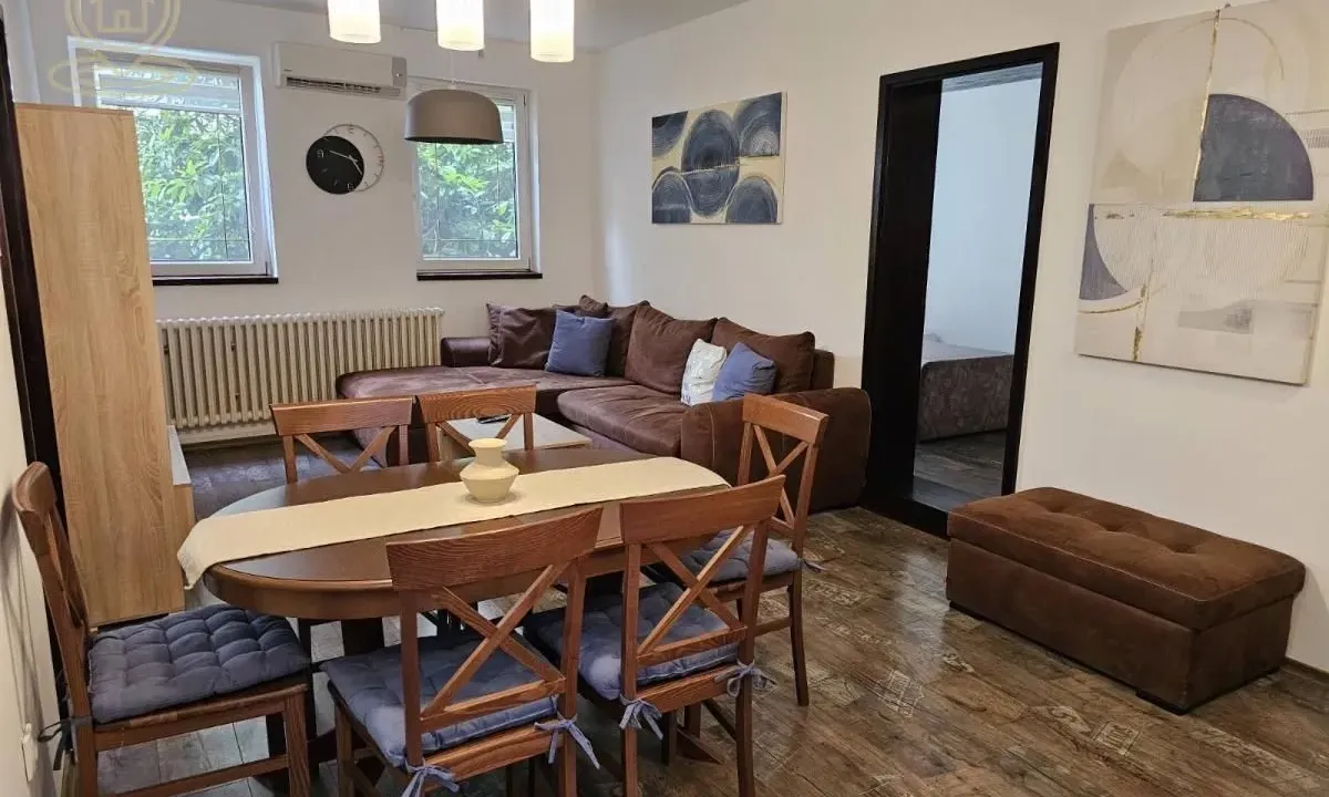 Izdavanje, dvosoban stan, 60m², Centar, Novi Sad