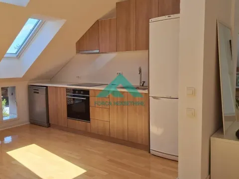 Izdavanje, četvorosoban stan, 110m², Savski Venac, Beograd - image 21