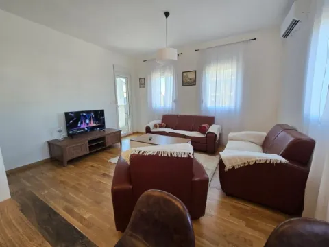 Izdavanje, dvosoban stan, 54m², Zabjelo, Podgorica - image 2