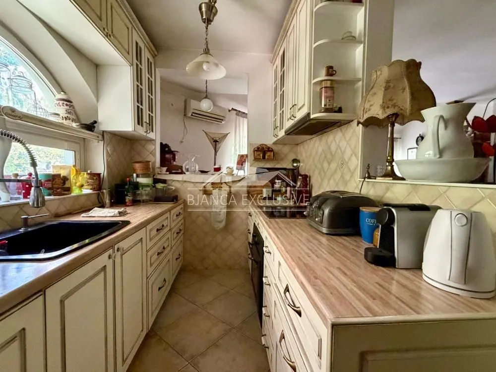 Prodaja, četvorosoban stan, 111m², Stari Grad, Beograd