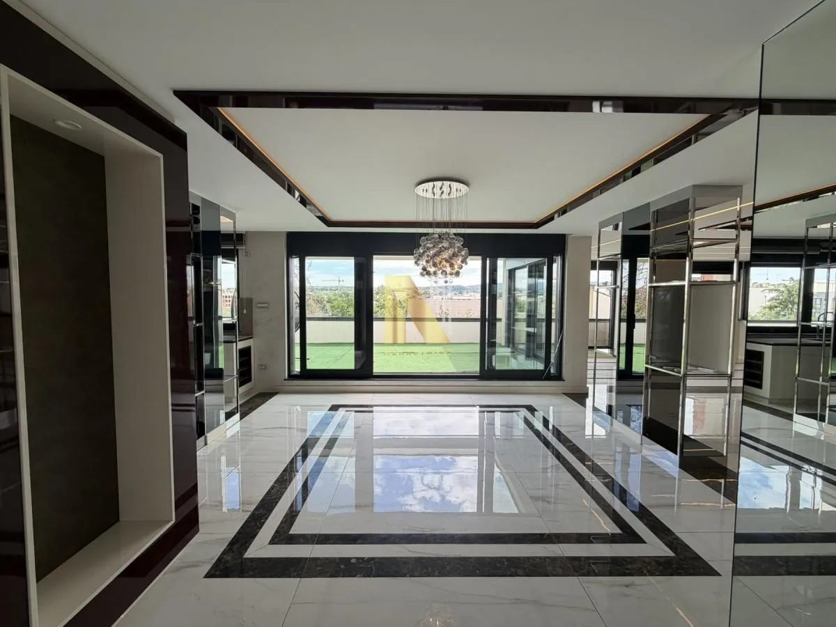 Izdavanje, stan, 240m², Telep, Novi Sad Sve Podlokacije