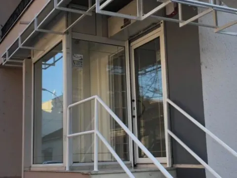 Izdavanje, poslovni prostor, 25m², Centar, Podgorica - image 1