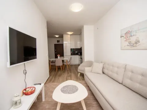 Rent, one bedroom apartment, 46m², Budva, Crna Gora - image 16