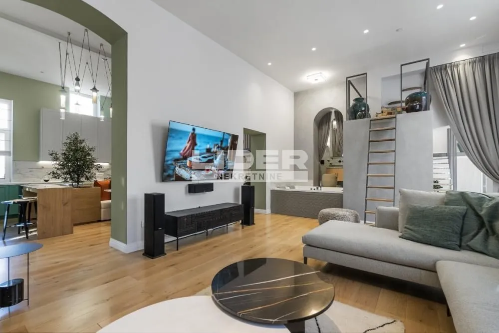 Prodaja, dvosoban stan, 96m², Stari Grad, Beograd
