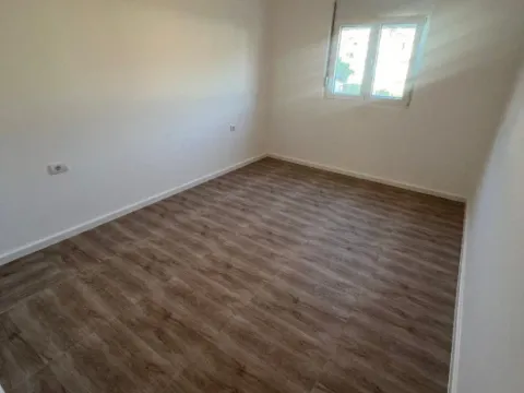 Rent, apartment, 92m², Šušanj, Bar - image 10