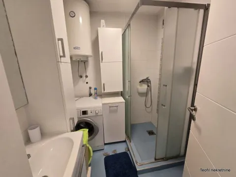 Izdavanje, trosoban stan, 59m², Vračar Sve Podlokacije, Beograd - image 9