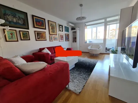 Izdavanje, dvosoban stan, 76m², Blok 6, Podgorica - image 10