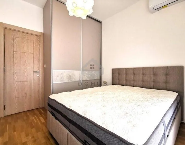 Izdavanje, jednosoban stan, 44m², Blok 9, Podgorica