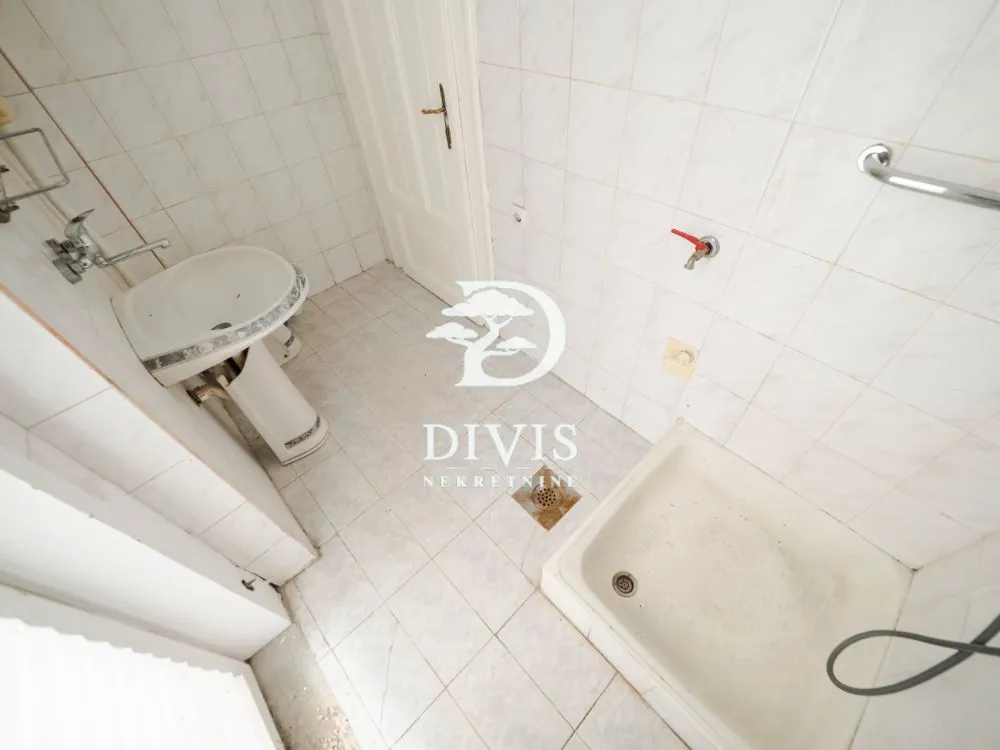 Prodaja, četvorosoban stan, 79m², Topličin venac, Beograd