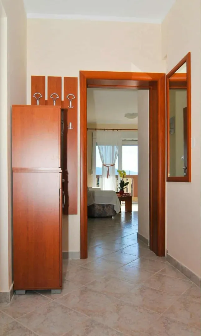 Izdavanje, jednosoban stan, 50m², Seljanovo, Tivat