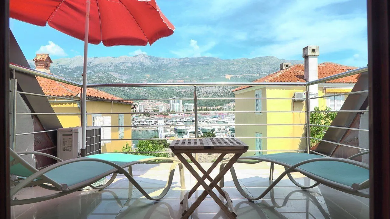Sale, house, 268m², Stari Grad, Budva