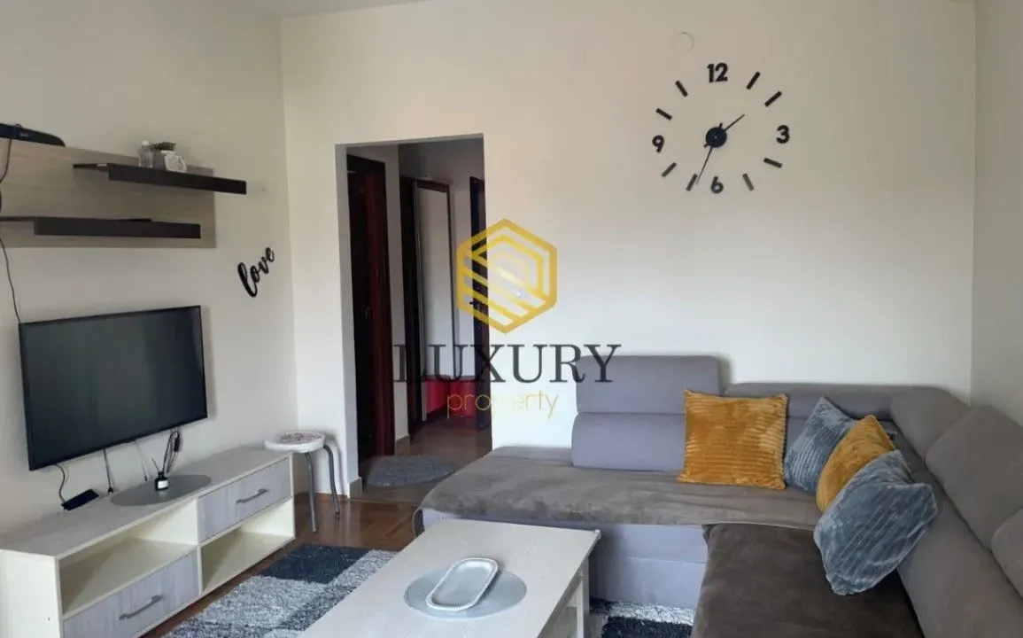 Izdavanje, dvosoban stan, 58m², Stari Aerodrom, Podgorica