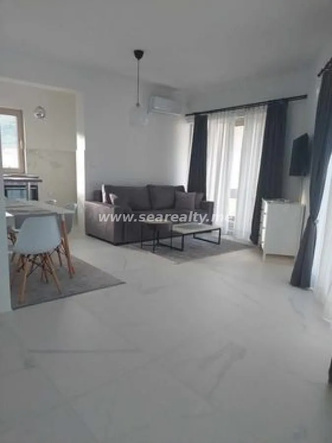 Izdavanje, dvosoban stan, 64m², Budva, Crna Gora