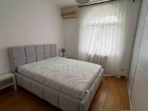 Rent, four bedroom apartment, 135m², Savski Venac, Beograd - image 12