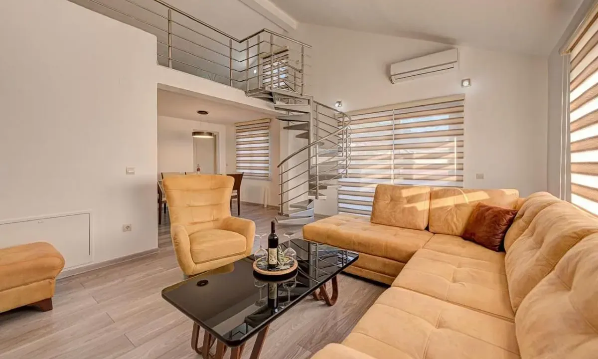 Rent, three bedroom apartment, 150m², Donja Lastva, Tivat
