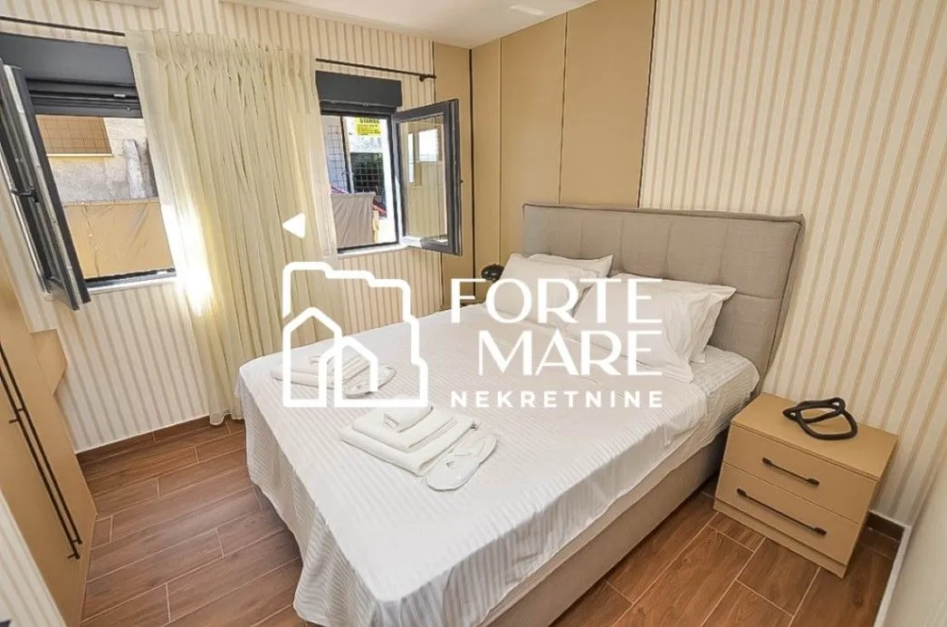 Prodaja, dvosoban stan, 57m², Njivice, Herceg Novi