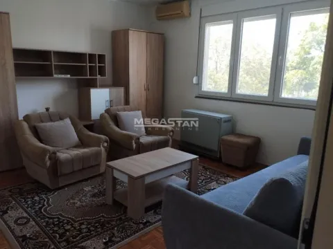 Stan in Padinska Skela
