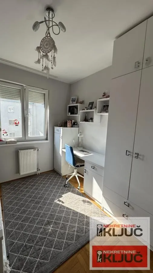 Prodaja, četvorosoban stan, 84m², Novo naselje, Novi Sad