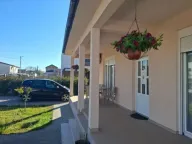 Izdavanje, kuća, 120m², Tološi, Podgorica - image 2