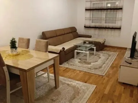 Rent, one bedroom apartment, 60m², Stari Aerodrom, Podgorica - image 2
