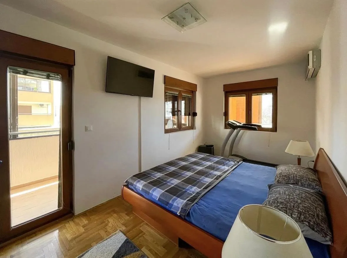 Prodaja, trosoban stan, 103m², Stari Aerodrom, Podgorica