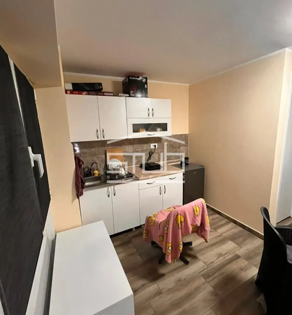 Izdavanje, jednosoban stan, 20m², Julino Brdo, Beograd