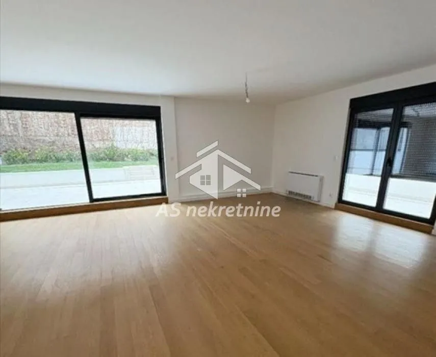 Rent, four bedroom apartment, 106m², Savski Venac, Beograd