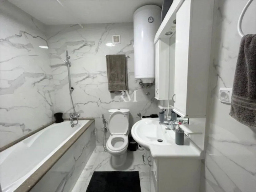 Prodaja, dvosoban stan, 61m², Centar, Tivat