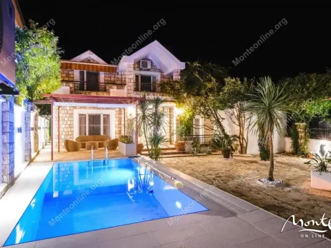 Prodaja, kuća, 198m², Tivat, Crna Gora - image 1