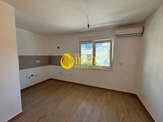 Prodaja, trosoban stan, 65m², Cvetkova Pijaca, Zvezdara Sve Podlokacije