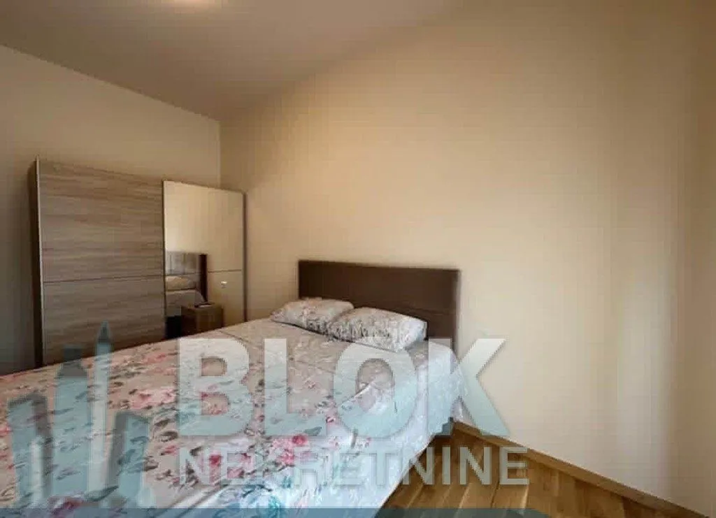 Izdavanje, dvosoban stan, 76m², Dalmatinska ulica, Podgorica