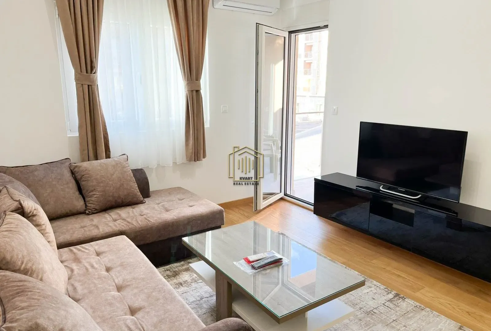 Izdavanje, jednosoban stan, 50m², City Kvart, Podgorica