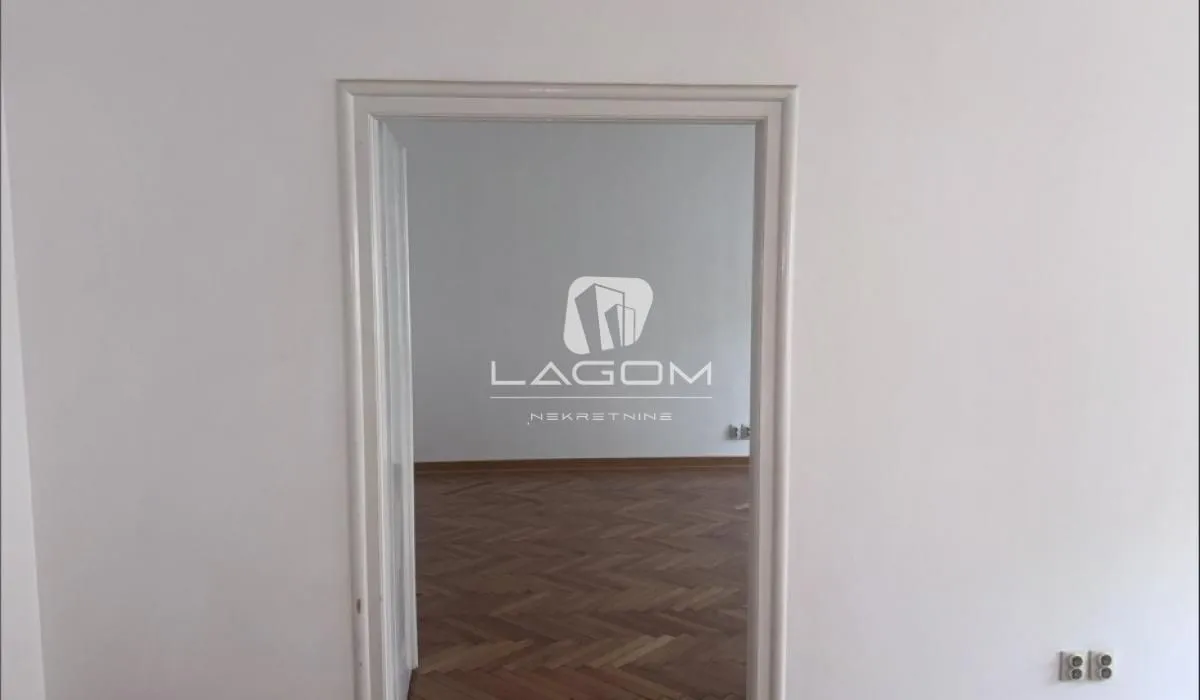 Izdavanje, trosoban stan, 89m², Stari Grad, Beograd