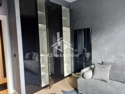 Izdavanje, trosoban stan, 80m², Savski Venac, Beograd - image 25