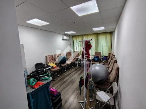 Izdavanje, poslovni prostor, 132m², Bulevar Oslobodjenja, Novi Sad Sve Podlokacije - image 10