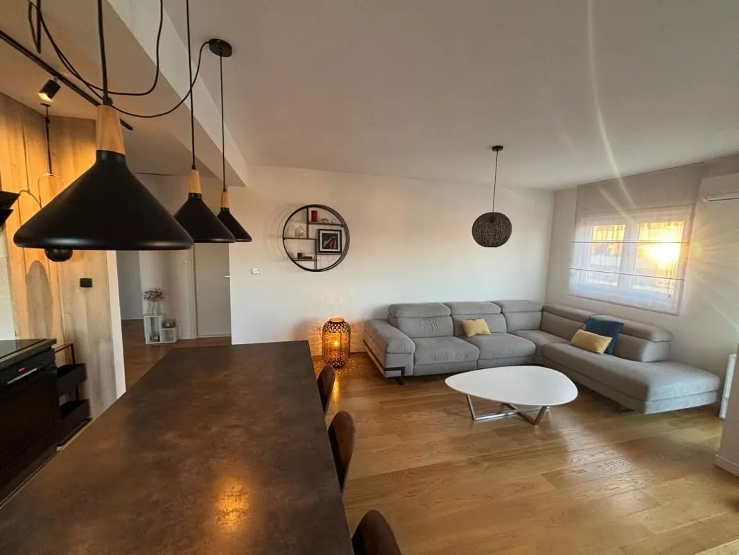 Prodaja, dvosoban stan, 70m², Central Point, Podgorica