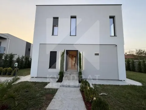Sale, house, 225m², Gornja Gorica, Podgorica - image 4