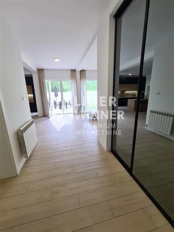 Prodaja, četvorosoban stan, 180m², Savski Venac, Beograd