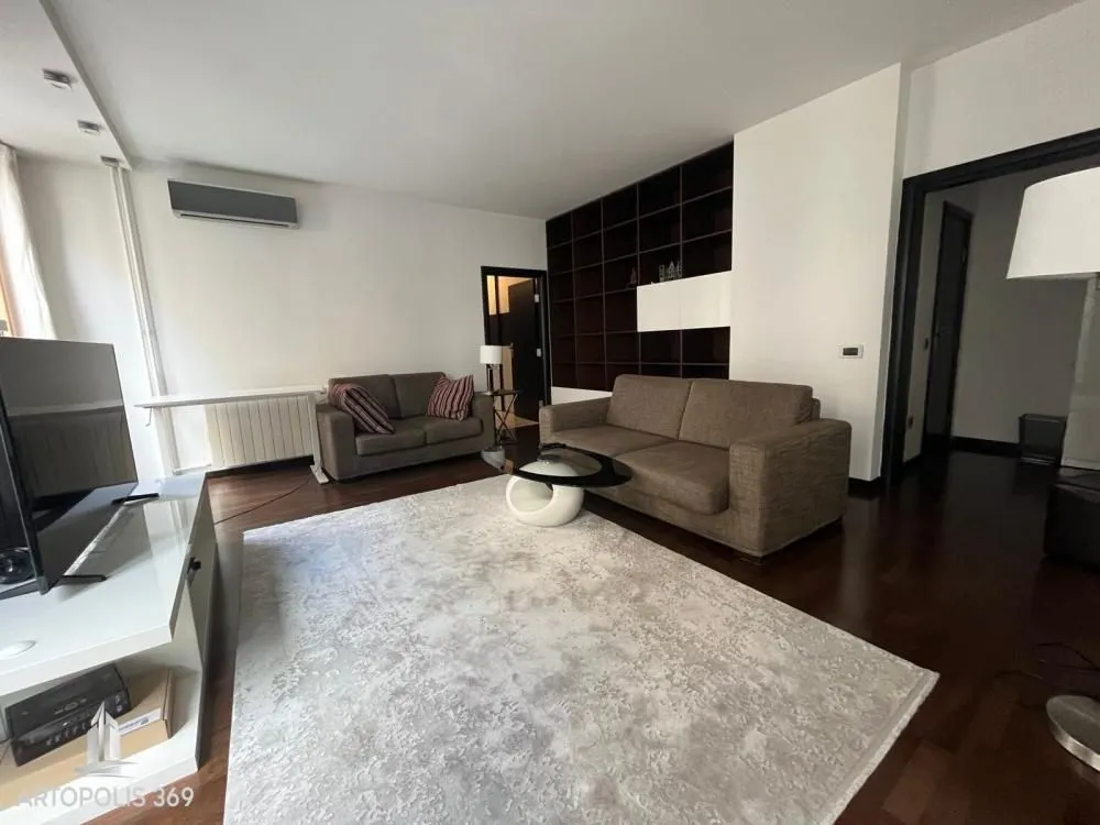 Izdavanje, četvorosoban stan, 87m², Stari Grad, Beograd