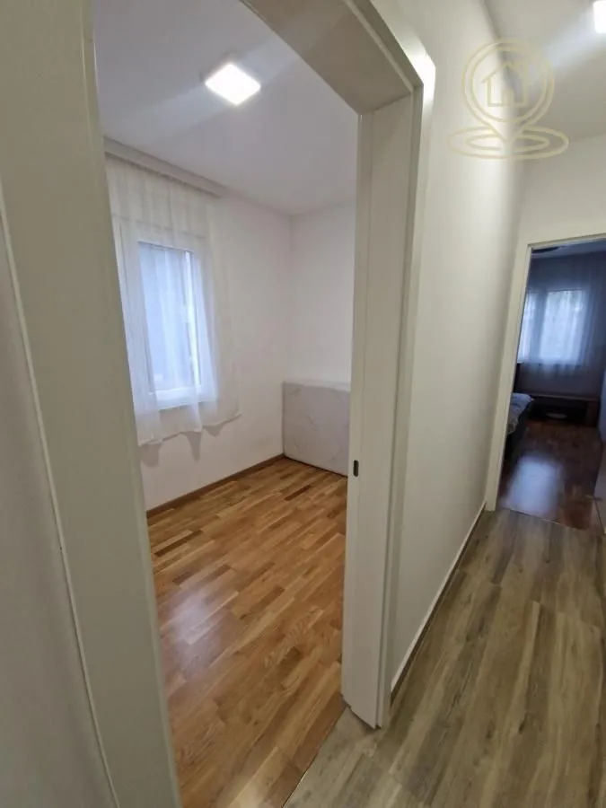 Prodaja, četvorosoban stan, 98m², Petrovaradin, Novi Sad