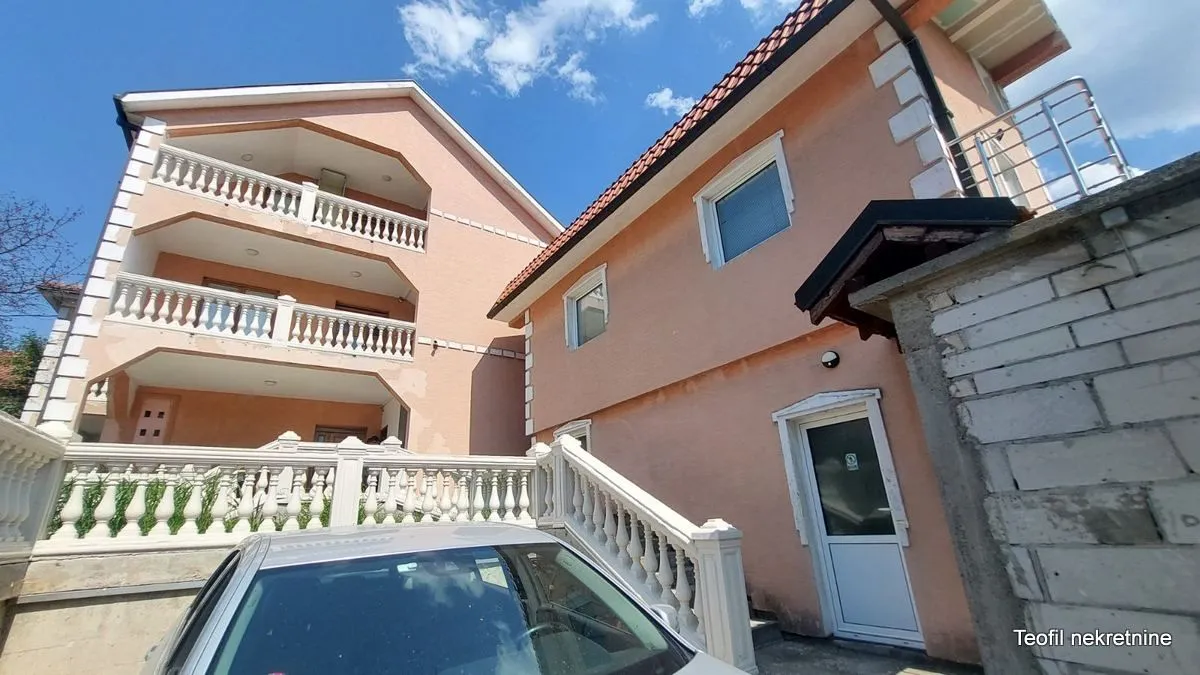 Izdavanje, četvorosoban stan, 118m², Brace Jerković, Voždovac Sve Podlokacije