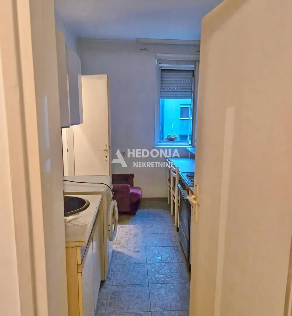 Prodaja, dvosoban stan, 49m², Karaburma, Palilula Sve Podlokacije