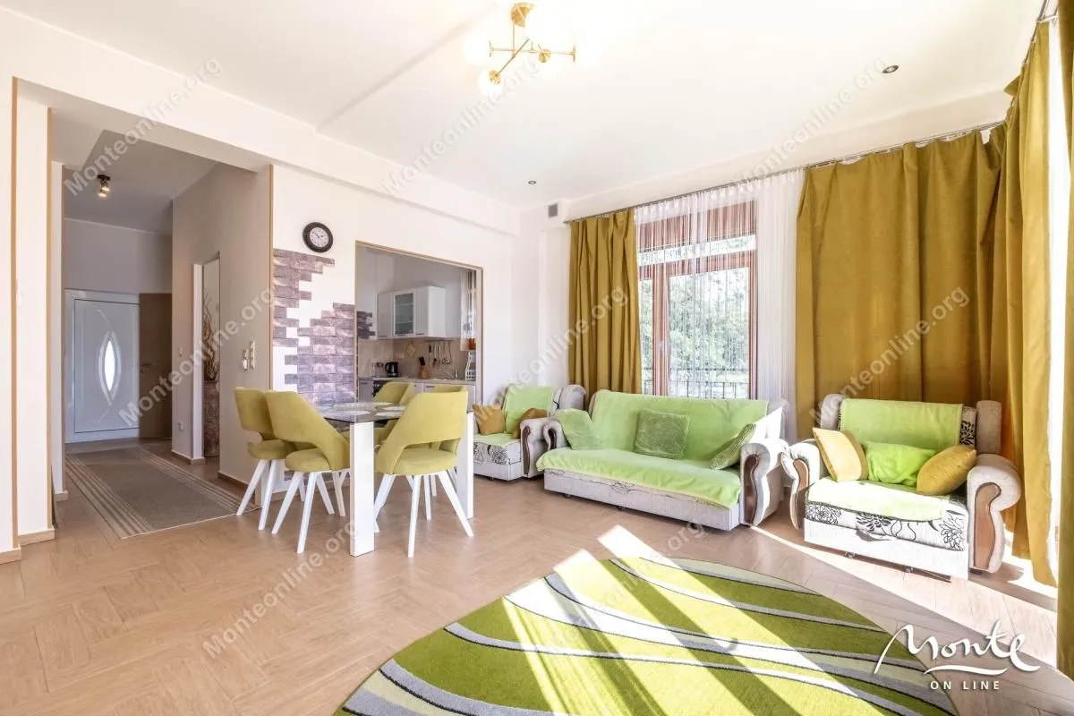 Prodaja, dvosoban stan, 105m², Orahovac, Kotor